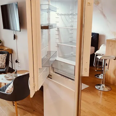 Residence * ベオグラード